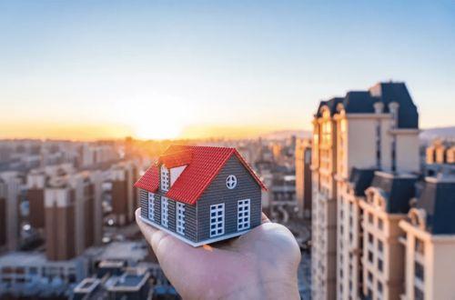 左晖因病辞世 3600亿贝壳帝国的接班人谜局